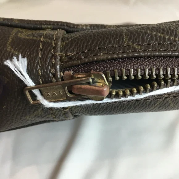 Louis Vuitton Monogram Truth Toilette Pochette Sku#83906 - Picture 7 of 12